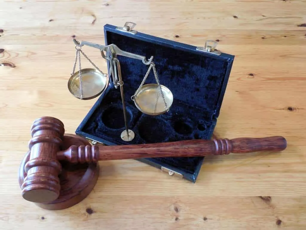 Ejemplos de temas para tu TFG de Derecho Ejemplos de temas para tu TFG de Derecho